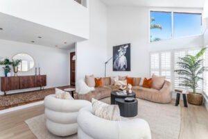 10200 Autumn Leaf Circle Los Angeles Home Staging by MidModernDesigns (1)