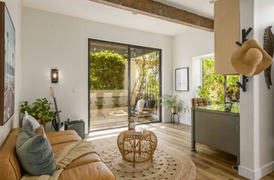 Gorgeous Pacific Palisades Home Staged by Mid Modern Designs at 1550 Michael Ln, Pacific Palisades, CA 90272 (2)