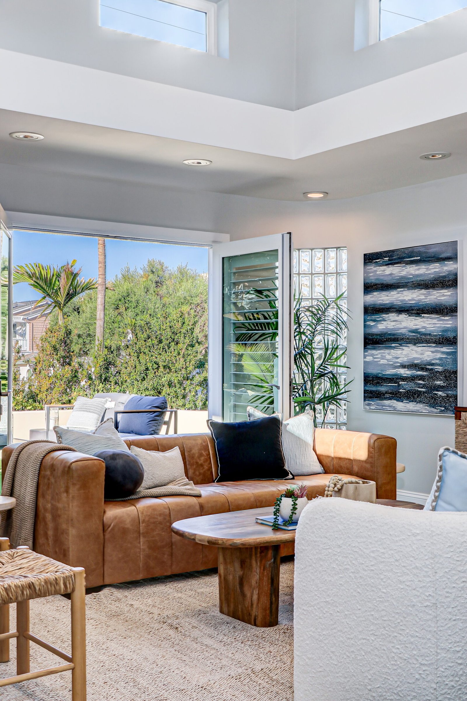 Home Staging by Mid Modern Designs at 110 N Juanita Ave Redondo Beach, CA 90277 (18)