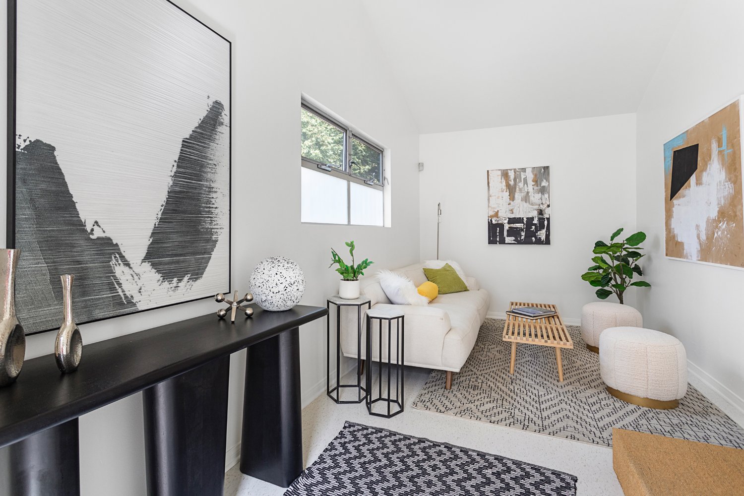Charming Venice Bungalow Staged